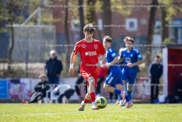 Fußball I Junioren I Saison 2025-2026 I DFB-Nachwuchsliga I 8. Spieltag I JFV Lübeck - 1. FC Magdeburg 188 | Jonas Dünnfort (24, JFV Lübeck) - Realisiert mit Pictrs.com