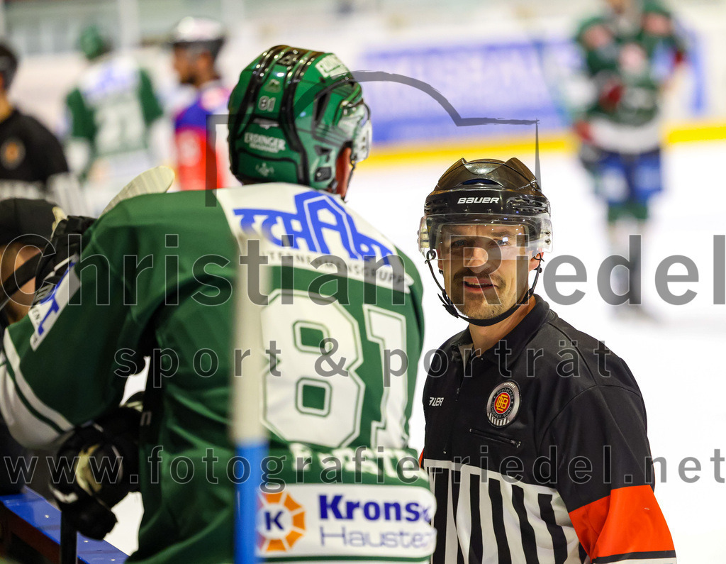 2023-11-03_055_TSV_Erding_gegen_ESC_Dorfen | Erding, Deutschland, 03.11.2023:
Eishockey, Bayernliga Vorrunde 2023 / 2024, 6. Spieltag, TSV Erding gegen ESC Dorfen, Endergebnis: 11:3

Maximilian Forster (Erding Gladiators, #81)

Foto: Christian Riedel / fotografie-riedel.net
