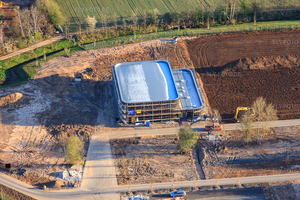 Luftbild: Baustelle für die Sporthalle am Ebenberg am künftigen Fußballplatz auf dem Landesgartenschau Gelände der Südwestgilrls in Landau in der Pfalz im Bundesland Rheinland-Pfalz in Deutschland. Foto: IMG_63194.jpg vom 20.03.2014 durch Werner Riehm/FLY-FOTO.deAuflösung des Originals: 4752 x 3168 px