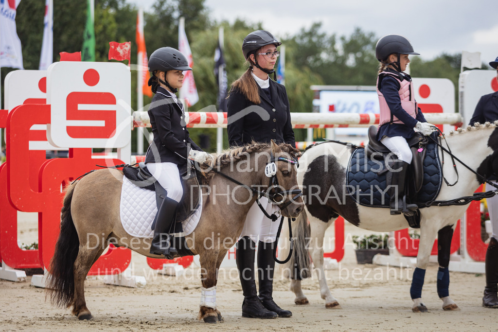 230730_BHO_Fuehrzuegel-WB-140 | Deine schönsten Turniermomente als professionelle Fotos! Entdecke hochwertige Pferdesport-Fotografie im Online-Shop. Jetzt Fotos finden & bestellen!