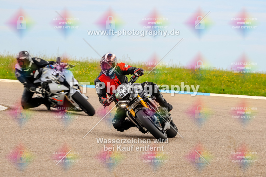 MotoTeam-2661 | Hier findet Ihr Bilder von Touristenfahrten auf der Nürburgring Nordschleife oder von anderen Veranstaltungen die ich besucht habe. Viel Spass beim Durch Schauen 