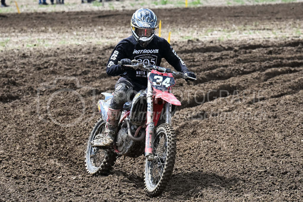 Motocross Schlatt bei Winterthur - 29. April 2023 | #34 Frei Colin aus Dottikon (CH) auf Gas Gas Mc 250 F in der Kategorie MX2 am Motocross Schlatt bei Winterthur, 29. April 2023.
Instagram: @mx_schlatt | @mc_wila | @sam_schweiz
Bild: Sportfotografie Markus Aeschimann | www.markus-aeschimann.ch - Realisiert mit Pictrs.com
