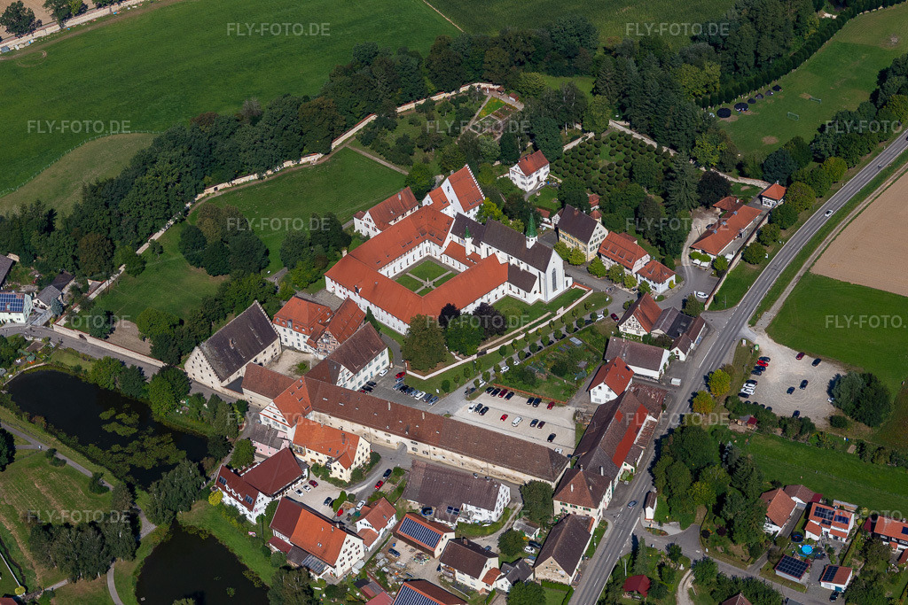 Luftbild: St. Anna-Münster, Tagungshaus Kloster Heiligkreuztal im Ortsteil Heiligkreuztal in Altheim im Bundesland Baden-Württemberg in Deutschland. Foto: IMG_129317.jpg vom 05.09.2021 durch Werner Riehm/FLY-FOTO.de
