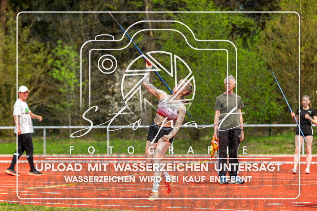 KMHK-1073 | Kreismeisterschaften Leichtathletik-Wurf Heidekreis 2026 im Boehmewaldstadion, Soltau (Simon Paul Stopat) - Realisiert mit Pictrs.com