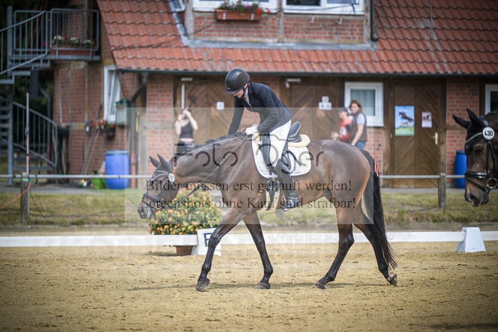 DOS_2384 | Entdecke hochwertige Reitturnierfotos von Foto Oger. Professionell, emotional und authentisch – jetzt Lieblingsmomente im Shop bestellen.Deutschlandweite Turnierfotografie. - Realisiert mit Pictrs.com