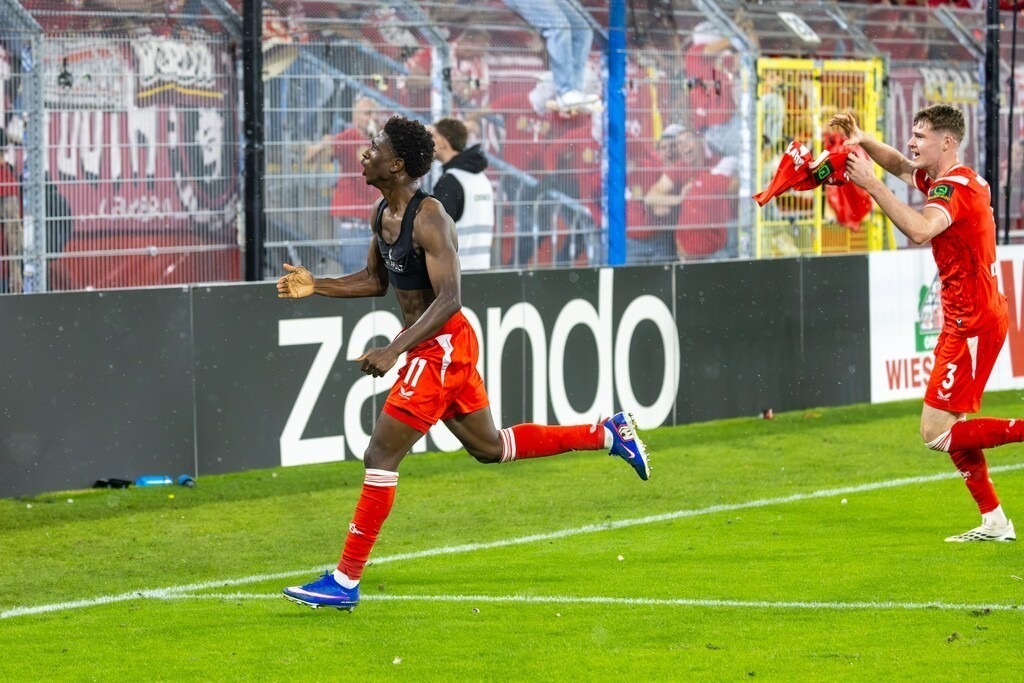 Fußball DFB-Pokal 2026/27, 1. Runde: Waldhof Mannheim gegen 1. FC Kaiserslautern | Fußball DFB-Pokal 2026/27, 1. Runde: Waldhof Mannheim gegen 1. FC Kaiserslautern***Ibrahim Kanate jubelt nach seinem spielentscheidenden Treffer in der 120. Spielminute - Realisiert mit Pictrs.com