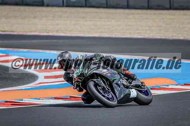 pubi0343 | Professionelle Fotos von Sportveranstaltungen, aber auch Hochzeiten und anderen Events. - Realisiert mit Pictrs.com