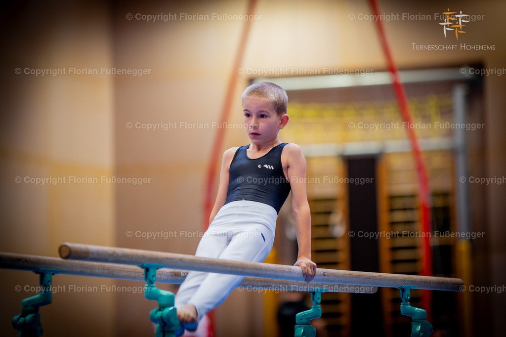 Promo-303 | "Fussifoto.com – Ihr Ansprechpartner für hochwertige Fotografie! Entdecken Sie kreative Bilder und professionelle Dienstleistungen. Kontaktieren Sie uns für Ihre Projekte!"