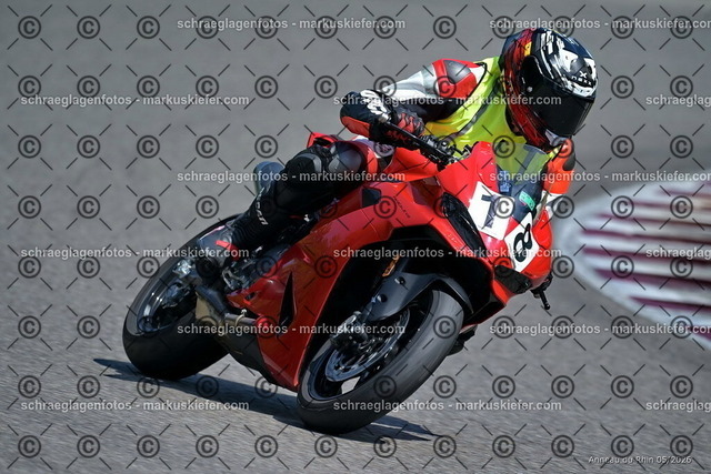 26BT02-1598 | markuskiefer.com - Realisiert mit Pictrs.com