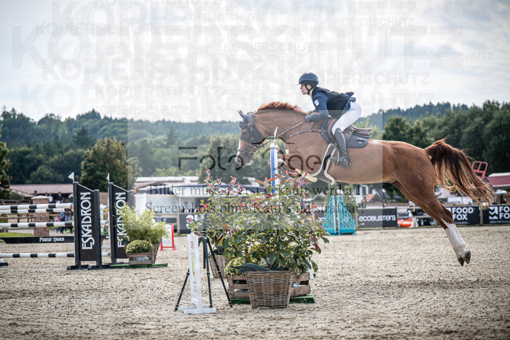 DOS_1757 | Entdecke hochwertige Reitturnierfotos von Foto Oger. Professionell, emotional und authentisch – jetzt Lieblingsmomente im Shop bestellen.Deutschlandweite Turnierfotografie. - Realisiert mit Pictrs.com