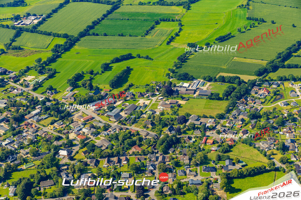 Neue Luftbildaufnahme der Stadt Dellstedt - Das Luftbild wurde 2025 vom UL-Flugzeug heraus erstellt ( keine Drohnenaufnahme ) - Hochauflösende Luftaufnahme - für Wandbilder und großformatige Ausdrucke geeignet. Das besondere Geschenk!Hier alle&nbsp;Infos zur Lizenzierung der LuftaufnahmeWir fliegen auch dieses Jahr wieder in Ihre Region um Luftbilder zu erstellen.- Luftbild anfragen