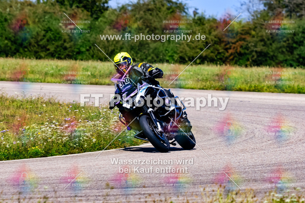 030-3341 | Hier findet Ihr Bilder von Touristenfahrten auf der Nürburgring Nordschleife oder von anderen Veranstaltungen die ich besucht habe. Viel Spass beim Durch Schauen 