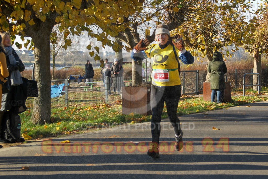 241201_1147_EV4_1819 | Sportfotografie im Rhein-Sieg Kreis, Köln, Bonn, NRW, Rheinland Pfalz, Hessen, etc. Unser Tätigkeitsfeld umfasst den Laufsport vom Volkslauf über den Marathon, Duathlon, Triathon bis zum Ultralauf wie Kölnpfad Ultra oder Schindertrail.