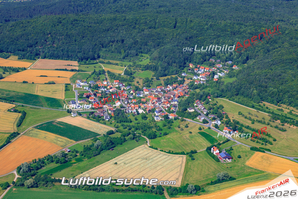 Die Luftaufnahme Rettern - Eggolsheim wurde 2017 mittels Flugzeug (keine Drohne) erstellt. Perfekte Schärfe und Druck- Auflösung- Garantiert!