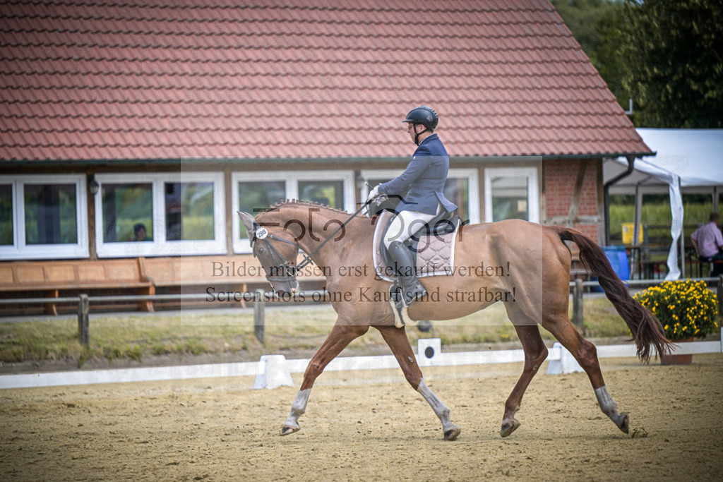 DOS_1397 | Entdecke hochwertige Reitturnierfotos von Foto Oger. Professionell, emotional und authentisch – jetzt Lieblingsmomente im Shop bestellen.Deutschlandweite Turnierfotografie. - Realisiert mit Pictrs.com