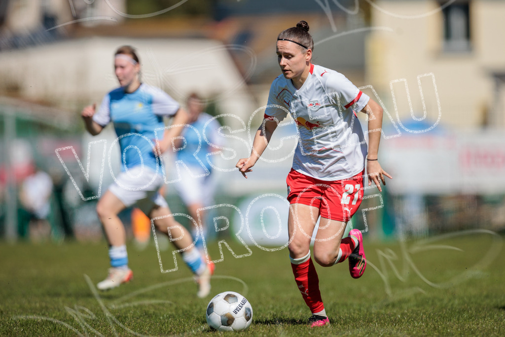 Gipfeltreffen der Frauen: Finale um den Sachsenlotto Landespokal 2026 | Am 1. Mai 2026 trafen im Endspiel des Sachsenlotto Landespokals die Frauen des Chemnitzer FC und die zweite Mannschaft von RasenBallsport Leipzig aufeinander. Vor stimmungsvoller Kulisse kämpften beide Teams ab 15:00 Uhr um die begehrte Trophäe des sächsischen Fußballs. Diese Galerie zeigt die Highlights, packende Zweikämpfe und die emotionalsten Momente des Finaltags. - Realisiert mit Pictrs.com