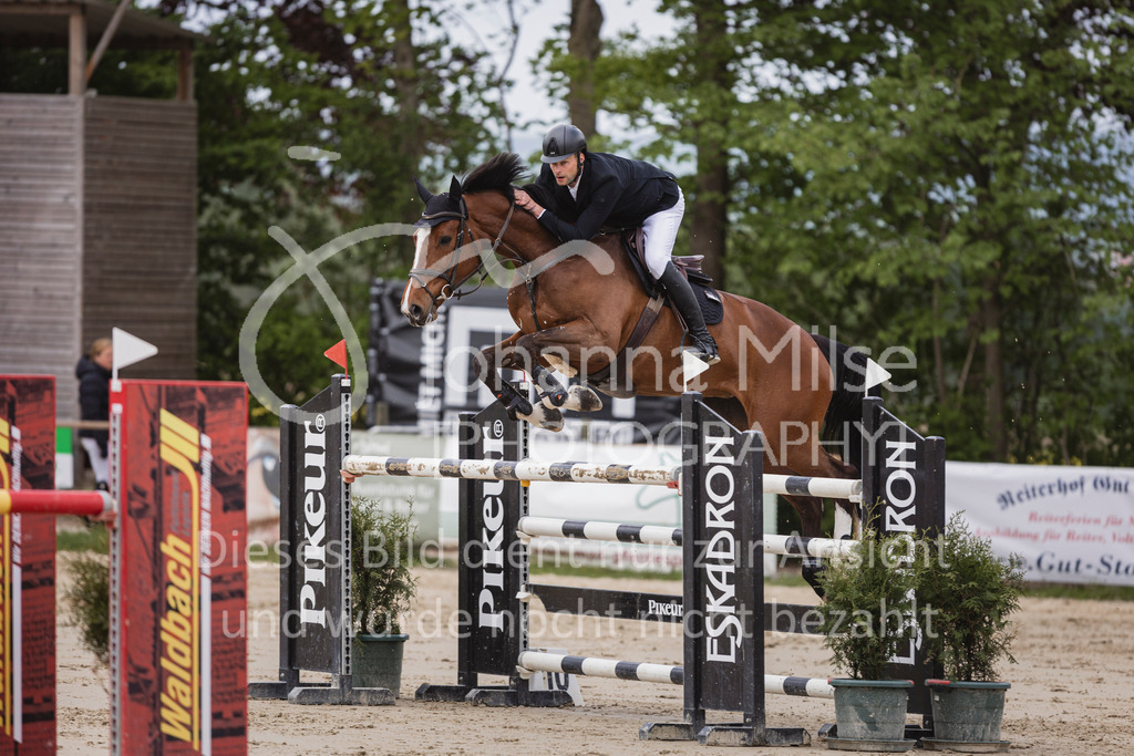 250504_SpengeW_M2-Spr-419 | Deine schönsten Turniermomente als professionelle Fotos! Entdecke hochwertige Pferdesport-Fotografie im Online-Shop. Jetzt Fotos finden & bestellen!