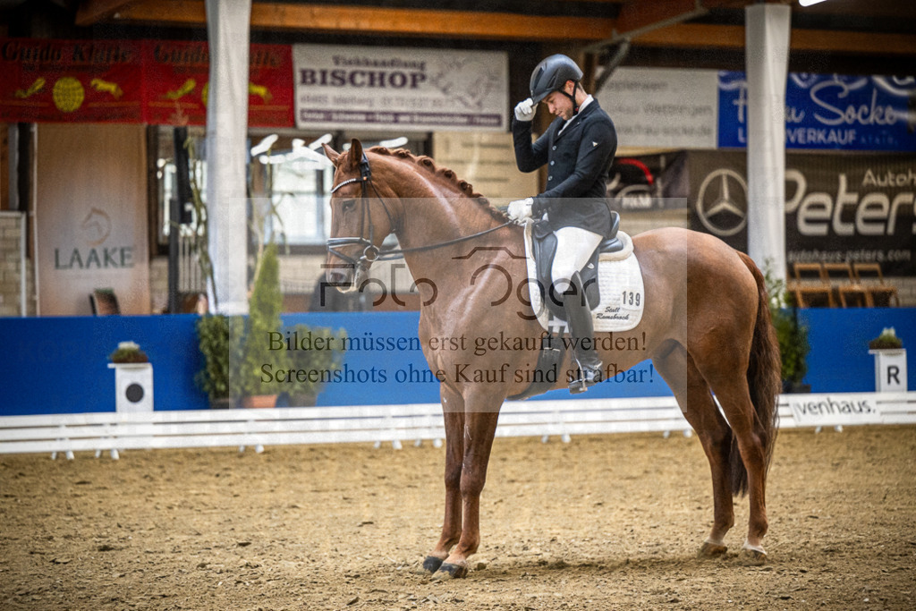 DOS_1237 | Entdecke hochwertige Reitturnierfotos von Foto Oger. Professionell, emotional und authentisch – jetzt Lieblingsmomente im Shop bestellen.Deutschlandweite Turnierfotografie. - Realisiert mit Pictrs.com