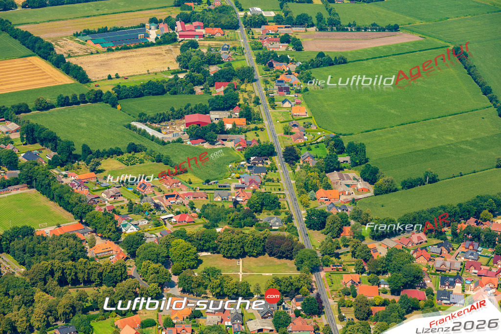 Neue Luftbildaufnahme der Stadt Hilkenbrook - Das Luftbild wurde 2025 vom UL-Flugzeug heraus erstellt ( keine Drohnenaufnahme ) - Hochauflösende Luftaufnahme - für Wandbilder und großformatige Ausdrucke geeignet. Das besondere Geschenk!Hier alle&nbsp;Infos zur Lizenzierung der LuftaufnahmeWir fliegen auch dieses Jahr wieder in Ihre Region um Luftbilder zu erstellen.- Luftbild anfragen