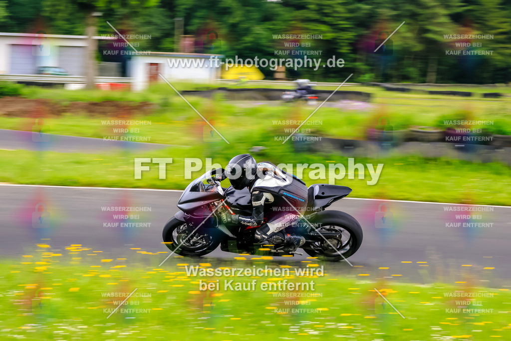 VBK-7181 | Hier findet Ihr Bilder von Touristenfahrten auf der Nürburgring Nordschleife oder von anderen Veranstaltungen die ich besucht habe. Viel Spass beim Durch Schauen 