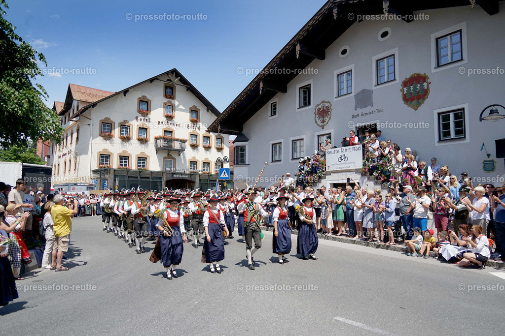 32b-PINSWANG2-Bundesmusikfest-2023-Juni16-Reutte-DSC06796 | Info aus dem Bezirk Reutte/Ausserfern Tirol sowie eine umfangreiche Bilddatenbank über die gesamte Region: Lechtal, Talkessel Reutte, Tannheimertal, Zwischentoren. Lech, Plansee, Zugspitze, Grenztunnel, B179, Fernpassstraße, Verkehr, Lawinen, Tradition, - Realisiert mit Pictrs.com