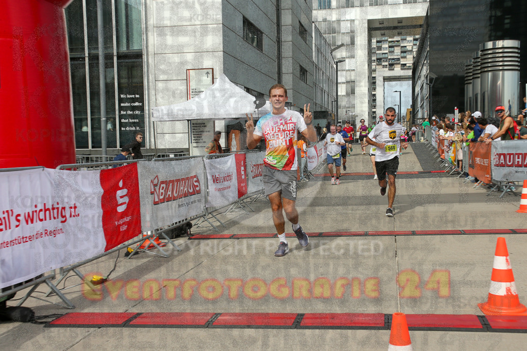 250920_1326_EX1_4588 | Sportfotografie im Rhein-Sieg Kreis, Köln, Bonn, NRW, Rheinland Pfalz, Hessen, etc. Unser Tätigkeitsfeld umfasst den Laufsport vom Volkslauf über den Marathon, Duathlon, Triathon bis zum Ultralauf wie Kölnpfad Ultra oder Schindertrail.