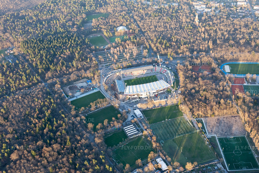 Luftbild: Wildparkstadion, Baustelle im Ortsteil Innenstadt-Ost in Karlsruhe im Bundesland Baden-Württemberg in Deutschland. Foto: IMG_112954.jpg vom 20.03.2019 durch Werner Riehm/FLY-FOTO.de