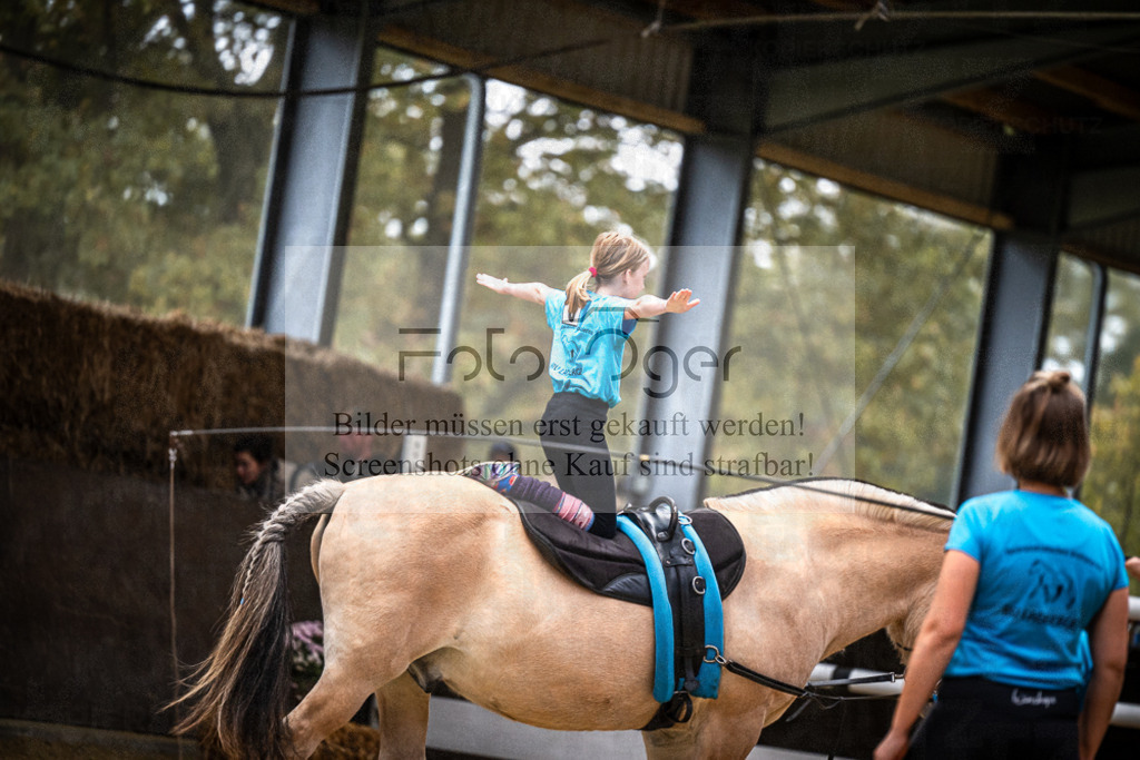 DOS_0133 | Entdecke hochwertige Reitturnierfotos von Foto Oger. Professionell, emotional und authentisch – jetzt Lieblingsmomente im Shop bestellen.Deutschlandweite Turnierfotografie. - Realisiert mit Pictrs.com