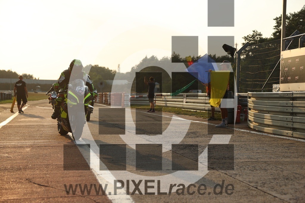 0064-20240905_05742 | Schöne Erinnerungen an spannende Momente - das festzuhalten ist unser Job. PIXELrace.de ist seit 2003 auf den Rennstrecken Europas unterwegs um die Action draußen beim Fahren und die wunderbare Stimmung imm Fahrerlager für euch einzufangen.
