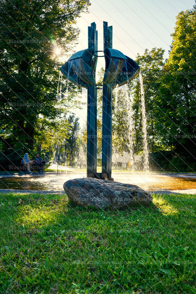 Grüner Saum Hoyerswerda - ZDF-Brunnen | Grüner Saum Hoyerswerda - ZDF-Brunnen - Realisiert mit Pictrs.com
