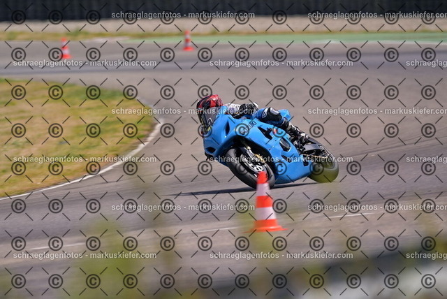 26bt05-1421 | markuskiefer.com - Realisiert mit Pictrs.com