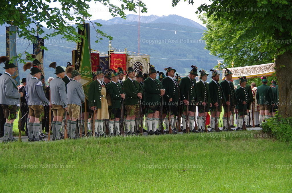 IMGP6024 | fotografiert von Axel PollmannLeonhardi Wallfahrt Benediktbeuern und Murnau, Fronleichnam, Fasching, Landschaft im Loisachtal und Benediktbeuern  - Realisiert mit Pictrs.com