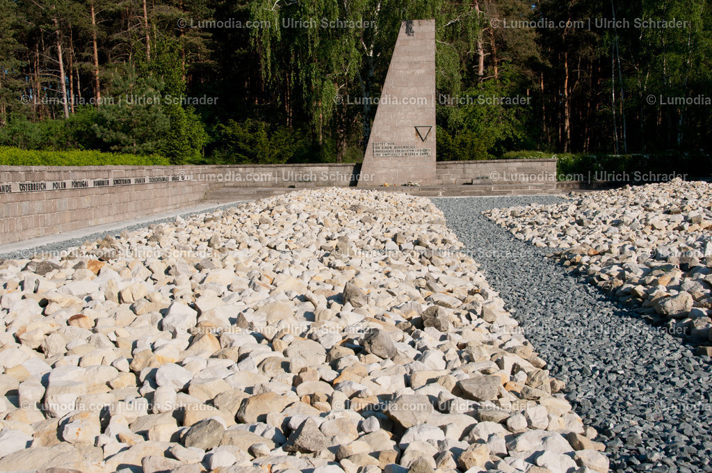 100491-2860 - Gedenkstätte Langenstein-Zwieberge | Stockfoto und Bilderpool mit Bildmaterial aus Deutschland, dem Harz, Halberstadt, Quedlinburg, Wernigerode und weltweit. Qualitativ hochwertige und professionelle Fotos anschauen und kaufen. - Realisiert mit Pictrs.com
