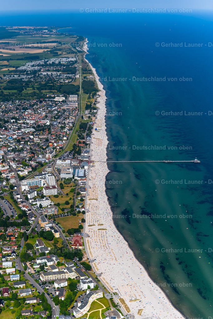 4038053 | Ostseeküste und Badestrand bei Ostseebad GRöMITZ 07.08.2020 Küsten- Landschaft am Sandstrand der Ostsee in Grömitz im Bundesland Schleswig-Holstein, Deutschland. // Coastline on the sandy beach of Baltic Sea in Groemitz in the state Schleswig-Holstein, Germany. Foto: Gerhard Launer