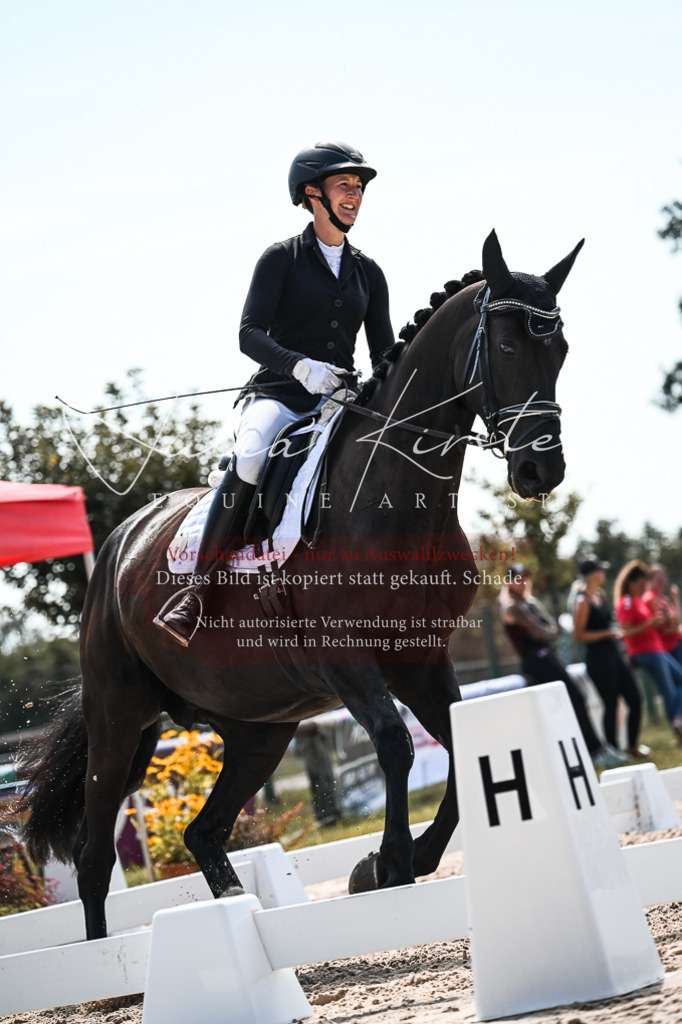 DSC_5355 | Pferde- und Turnierfotografie in Westsachsen. Pferdeportraits, Auftragszeichnungen und intuitive Kunst.