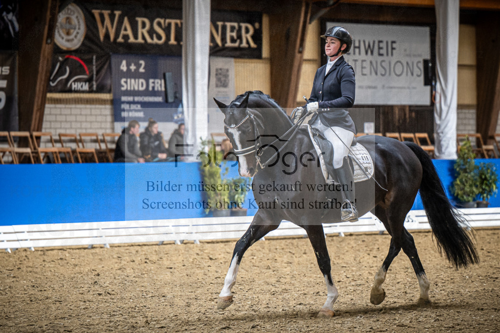 DOS_2459 | Entdecke hochwertige Reitturnierfotos von Foto Oger. Professionell, emotional und authentisch – jetzt Lieblingsmomente im Shop bestellen.Deutschlandweite Turnierfotografie. - Realisiert mit Pictrs.com