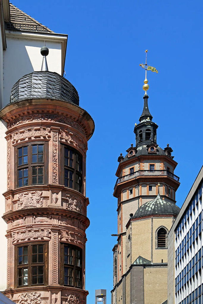 Foto: Leipzig - Fürstenhauserker und Nikolaikirche | Das Team hinter BILDLEXIKON LEIPZIG bündelt historische wie aktuelle Informationen über die Stadt Leipzig in Text und Bild auf einer Plattform und stellt diese der interessierten Öffentlichkeit zur Verfügung.
