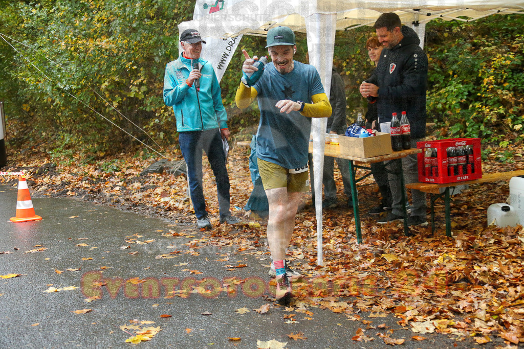 241027_0933_EX1_3316 | Sportfotografie im Rhein-Sieg Kreis, Köln, Bonn, NRW, Rheinland Pfalz, Hessen, etc. Unser Tätigkeitsfeld umfasst den Laufsport vom Volkslauf über den Marathon, Duathlon, Triathon bis zum Ultralauf wie Kölnpfad Ultra oder Schindertrail.