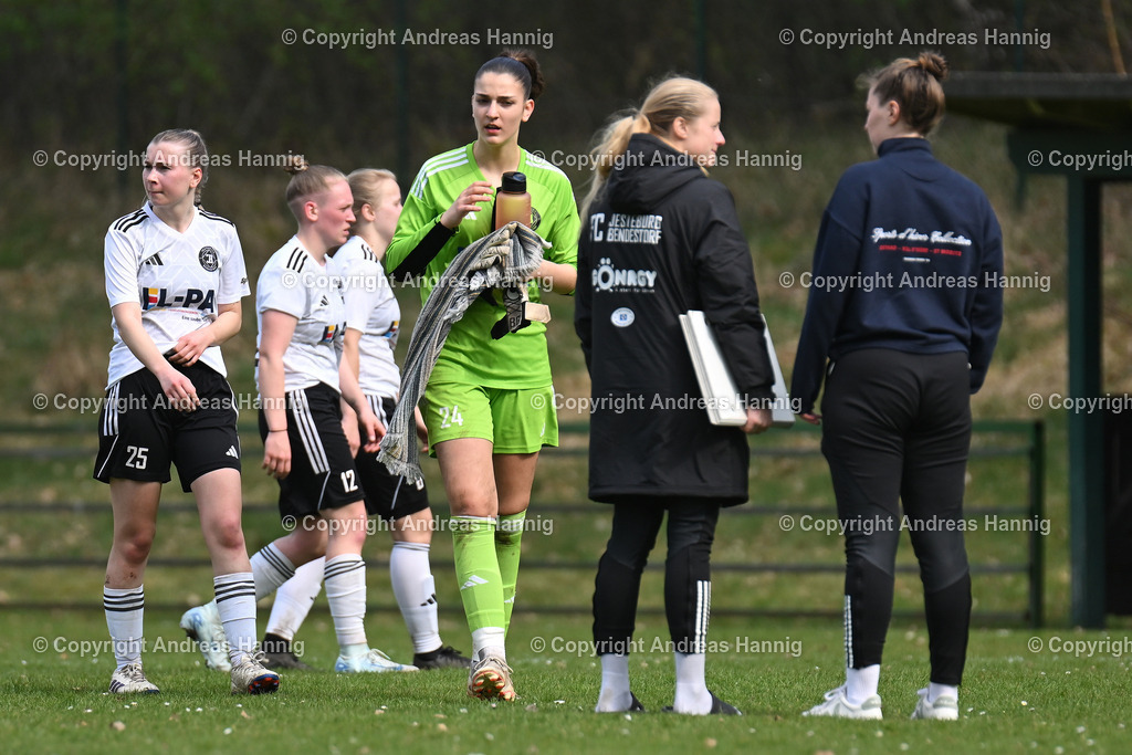 Fußball I Frauen I Saison 2024-25 I Oberliga I FC Jesteburg-Bendestorf - SpVg Aurich Frauen I 13.4.2025 | a-hannig - Realisiert mit Pictrs.com