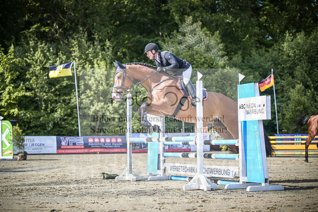 DOS_8231 | Entdecke hochwertige Reitturnierfotos von Foto Oger. Professionell, emotional und authentisch – jetzt Lieblingsmomente im Shop bestellen.Deutschlandweite Turnierfotografie. - Realisiert mit Pictrs.com