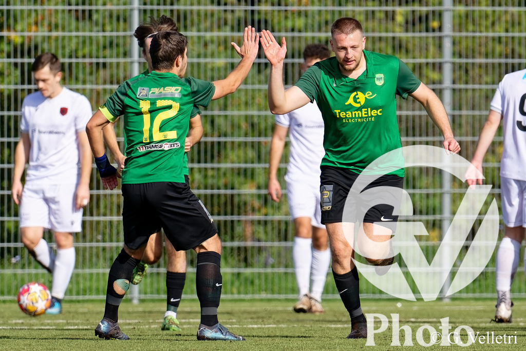 2eme ligue - FC Veyrier - FC Kosova |  durant le match de 2eme ligue entre FC Veyrier et FC Kosova au Stade du Grand-Donzel à Veyrier, Suisse