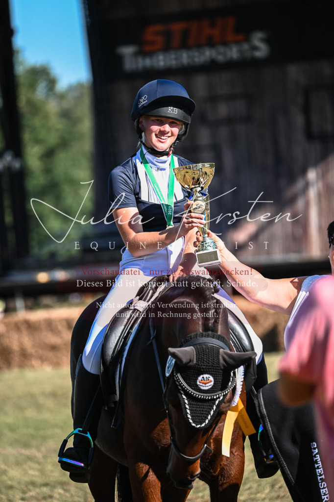 DSC_7102 | Pferde- und Turnierfotografie in Westsachsen. Pferdeportraits, Auftragszeichnungen und intuitive Kunst.