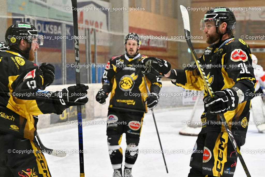 EC MET PHOTOVOLTAIK HORNETS SPITTAL vs. EV ZELTWEG MURTAL LIONS | Jubel EC Hornets Spittal Mannschaft, #12 Glavic Gasper EC Hornets Spittal, #23 Sodja Urban EC Hornets Spittal, #38 Zorec Marco EC Hornets Spittal, EC MET PHOTOVOLTAIK HORNETS SPITTAL vs. EV ZELTWEG MURTAL LIONS, EC MET PHOTOVOLTAIK HORNETS SPITTAL vs. EV ZELTWEG MURTAL LIONS am 08.02.2026 in Spittal an der Drau (Eissportzentrum Spittal), Austria, (Photo by Bernd Stefan)