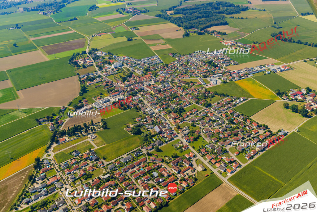 Luftaufnahme Hartkirchen Pocking - Die Luftaufnahme wurde 2025 vom UL-Flugzeug heraus erstellt ( keine Drohne ) - Hochauflösende Luftaufnahme - für professionelle Ausdrucke geeignet. Die Geschenkidee !Mit Lizenz und Bildrechte bestellbar
