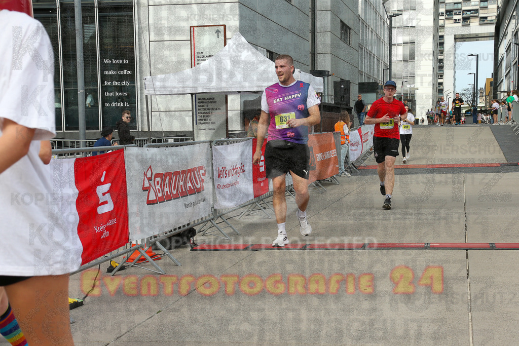 250920_1328_EX1_4859 | Sportfotografie im Rhein-Sieg Kreis, Köln, Bonn, NRW, Rheinland Pfalz, Hessen, etc. Unser Tätigkeitsfeld umfasst den Laufsport vom Volkslauf über den Marathon, Duathlon, Triathon bis zum Ultralauf wie Kölnpfad Ultra oder Schindertrail.