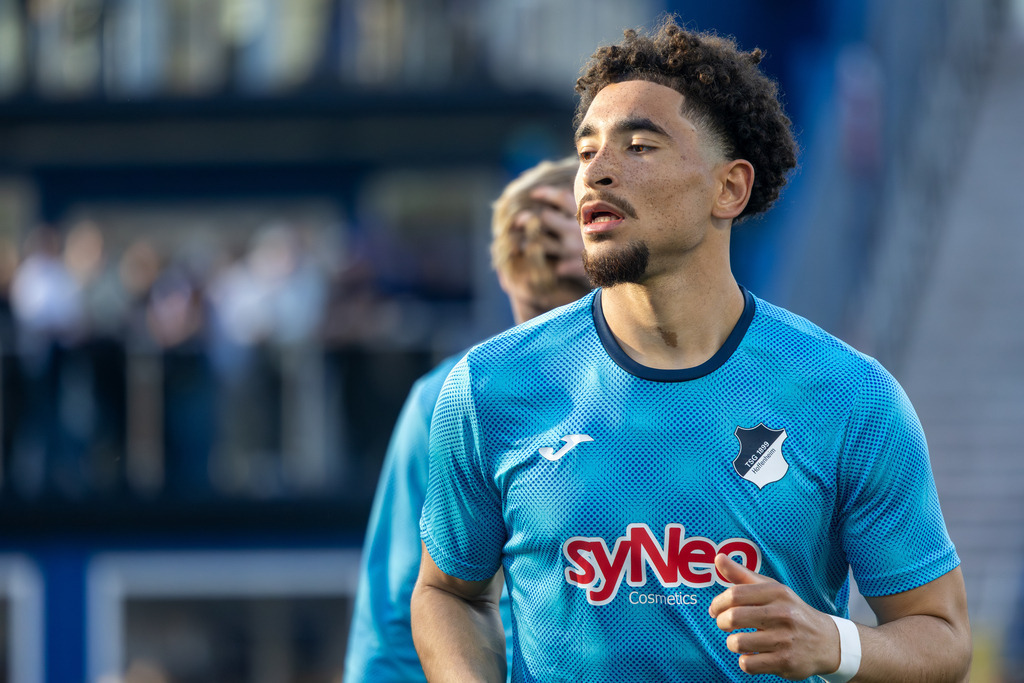 Fußball 3. Liga, Saison 2025/26, 32. Spieltag: Waldhof Mannheim gegen TSG Hoffenheim II | Fußball 3. Liga, Saison 2025/26, 32. Spieltag: Waldhof Mannheim gegen TSG Hoffenheim II***Ben Opoku Labes (45, Hoffenheim) beim Warm-Up - Realisiert mit Pictrs.com