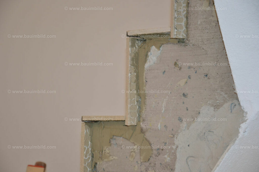 bib-lg21-fliesenlegerarbeiten-0009 | Nach LV-Leistungsgruppen sortierte Detailfotos über den Bau eines Hauses. Alle Hausbau-Bilder direkt vom Urheber und Autor der Website Haus-Selber-Bauen.com