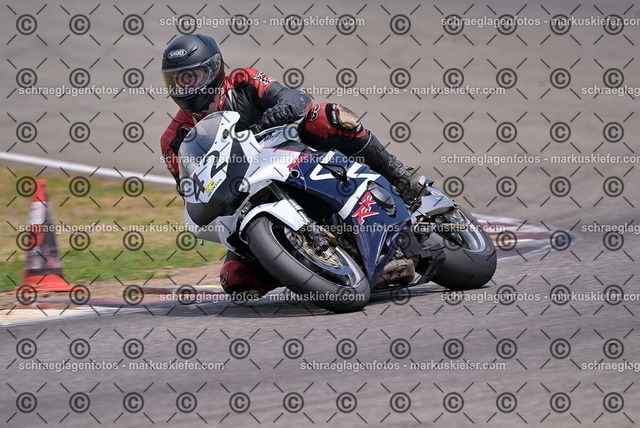 26bt05-1364 | markuskiefer.com - Realisiert mit Pictrs.com