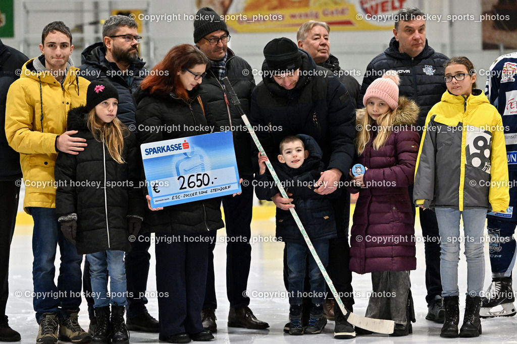 ESC Soccerzone Steindorf vs. UECR Huben  | Benefiz Scheck Übergabe, ESC Soccerzone Steindorf vs. UECR Huben , ESC Soccerzone Steindorf vs. UECR Huben  am 11.01.2025 in Steindorf (Ossiachersee Halle), Austria, (Photo by Bernd Stefan)