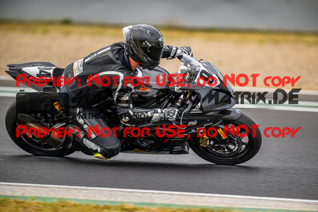 MaZZes_FotoMatrix_220624_2026 | PROSUPERSTOCK